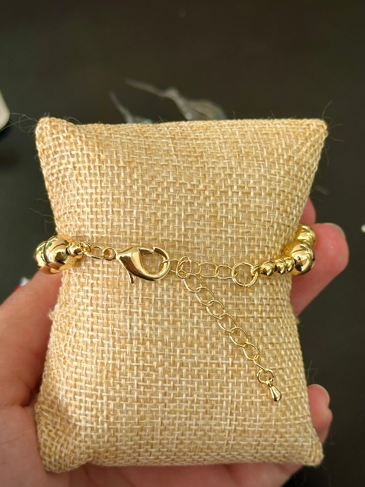 Gold heart bracelet with pearls