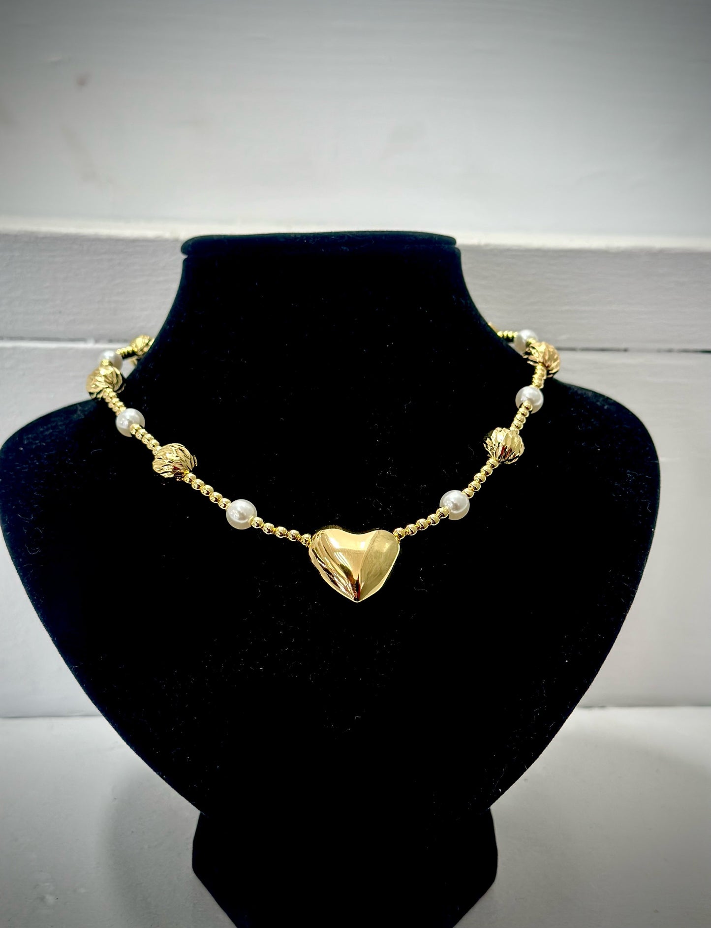 GOLD AND PEARL HEART NECKLACE