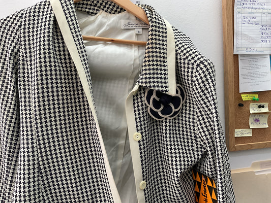 Jacket con aplicación de flor