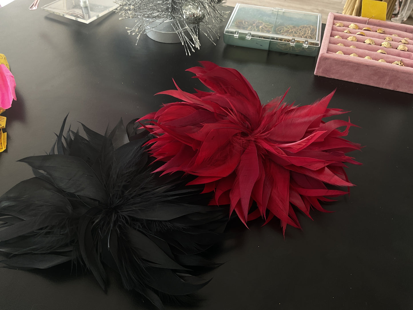 BROCHE DE PLUMAS
