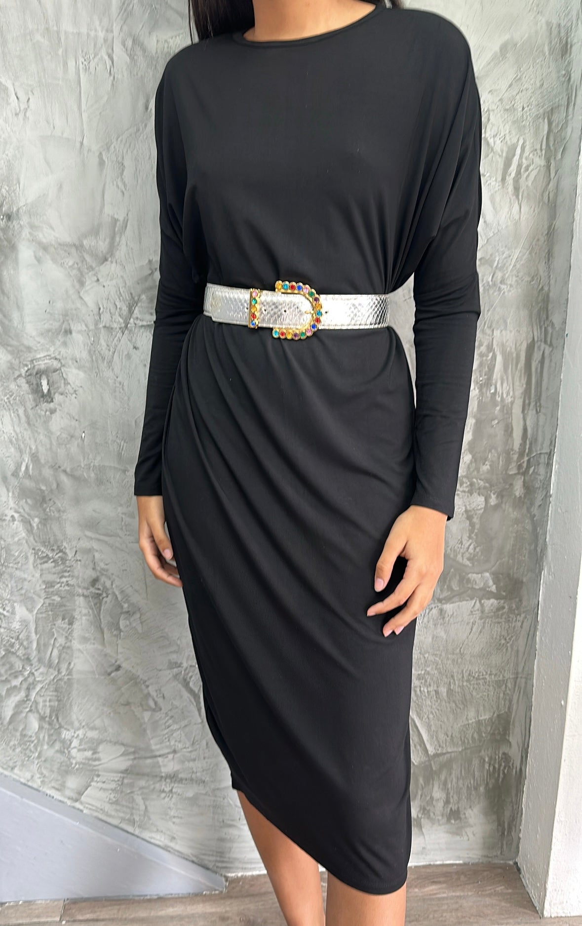 Long-sleeve midi dress